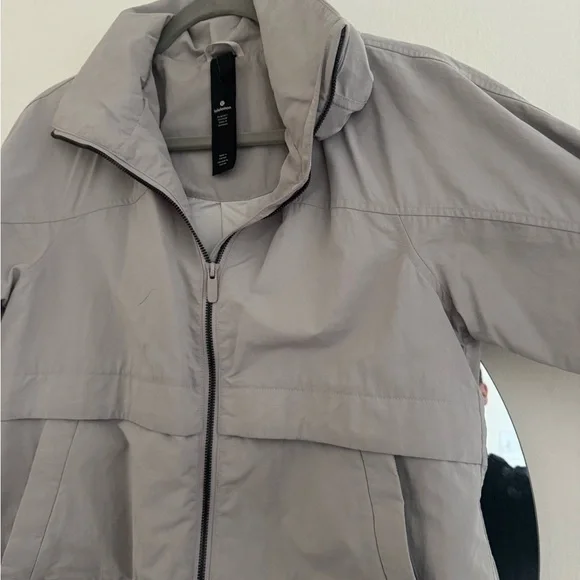 Lululemon Zip-up Gray Windbreaker - Picture 2 of 4